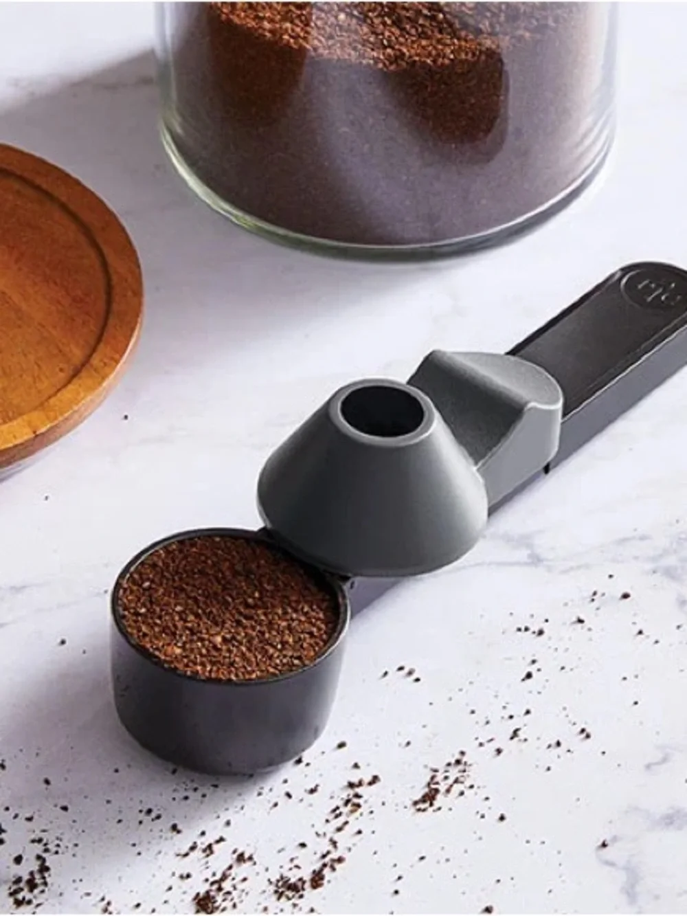 PAMPERED CHEF LEVEL AND FUNNEL SCOOP NIP